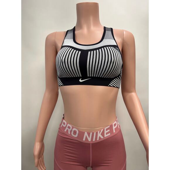 Nike Flyknit Bra - Picture 2 of 5